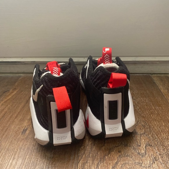 Boy’s Nike Shoes(sold) - Picture 2 of 3